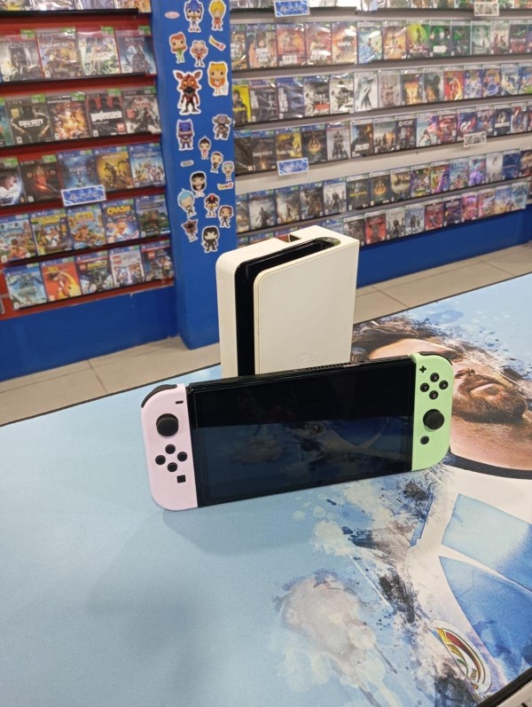 USADA Consola Switch Oled + Joy Con + Dock