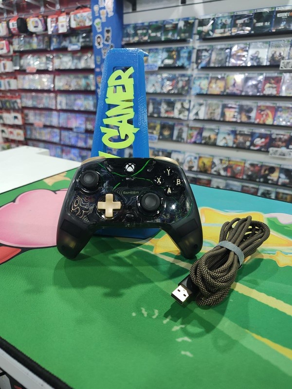 USADO Joystick Gamesir Kaleid Flux Xbox/PC c/ Cable Transp/Dorado