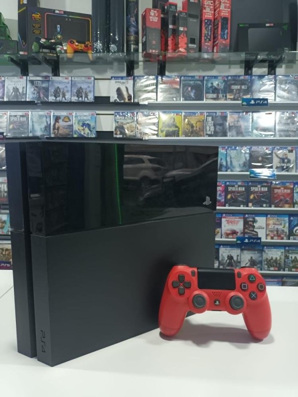 USADA Consola PS4 FAT 1TB + Joystick Rojo Ps4