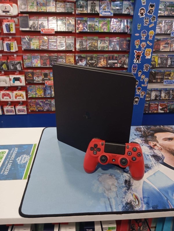 USADA Consola Ps4 Slim 1TB + Joystick Rojo PS4